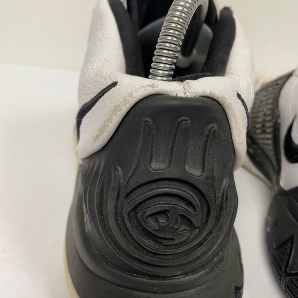 Nike Men\'s Kyrie 6 TB Oreo White Black Basketball Shoes CK5869-101 Size 13 main image 12